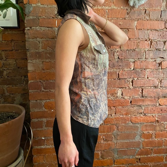 Authentic Vintage D&G Camo Button Up Tank - Picture 6 of 7